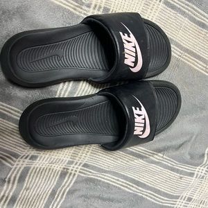 Men’s Nike slides